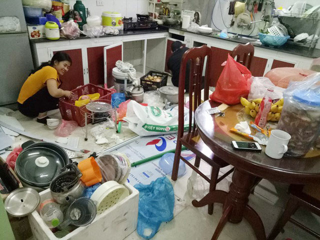 Nỗi kinh hoàng dọn nhà ra bãi rác ngày Tết của người Việt