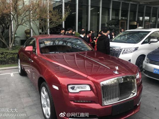 Choáng với quà mừng cưới là 1 chiếc Rolls Royce của thiếu gia nhà tỷ phú