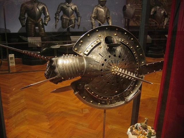 Những vũ khí thời Trung Cổ khiến kẻ thù phải khiếp sợ