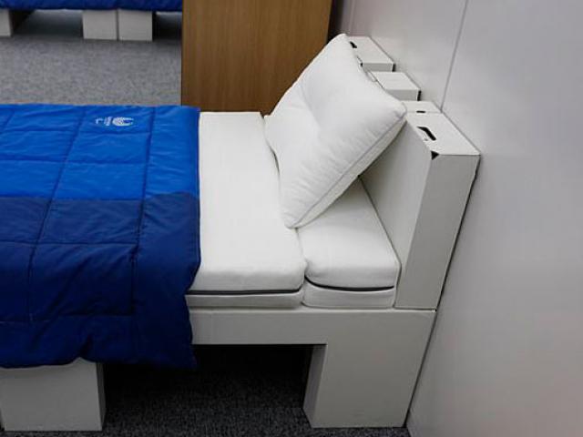 Đau đầu ”chuyện ấy” ở Olympic 2020: Nhật Bản làm giường VĐV bằng ”giấy ép”