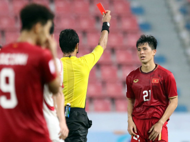 U23 Việt Nam thua U23 Triều Tiên: Đình Trọng cay đắng bị đuổi