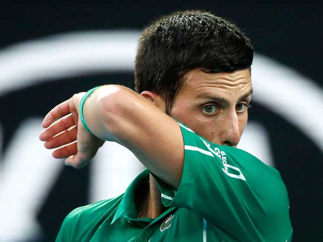 VIDEO: Djokovic ghi điểm ace khó tin, ngược dòng cứu break sửng sốt