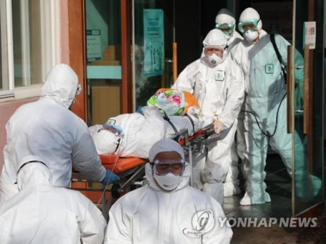 Hàn Quốc: Thêm ca nhiễm Covid-19 tử vong, số người lây nhiễm vượt 340