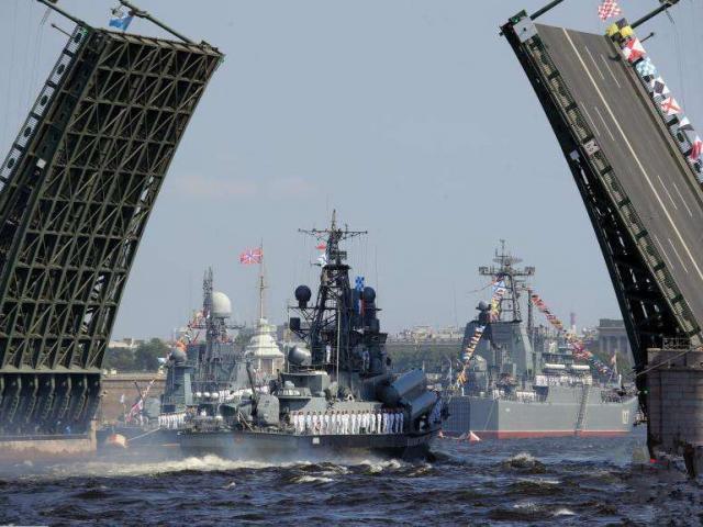 Chiến hạm tàng hình mới nhất của Nga phô diễn sức mạnh trên biển