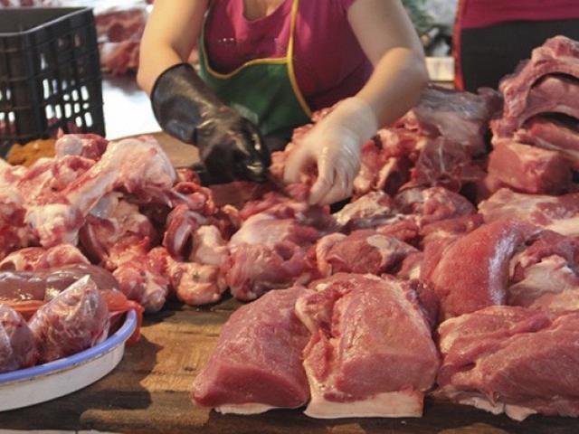 Giá thịt lợn lại tăng ”chóng mặt”, tiểu thương ”treo quầy”, nghỉ bán
