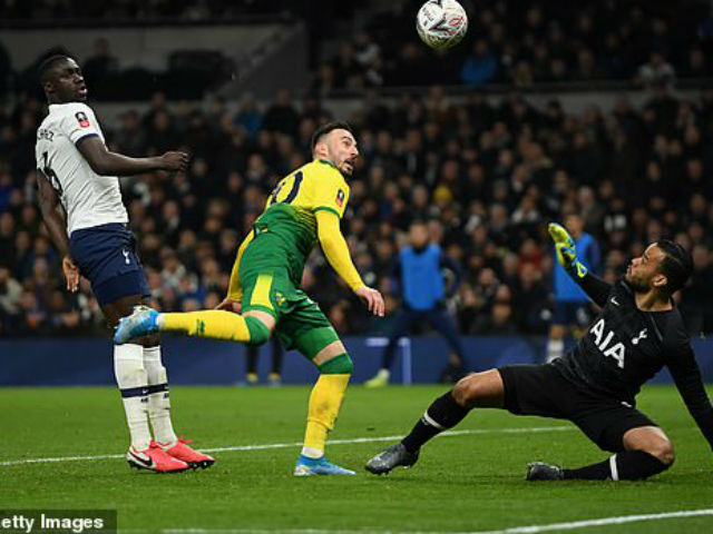 Video highlight trận Tottenham - Norwich: Sai lầm đáng trách, luân lưu định đoạt