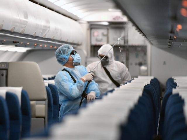 5 người ngồi ghế máy bay bệnh nhân thứ 17 nhiễm Covid-19 từng ngồi