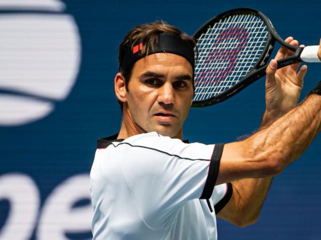 Độc chiêu sửng sốt tennis: Federer biến ảo, Djokovic hóa nạn nhân