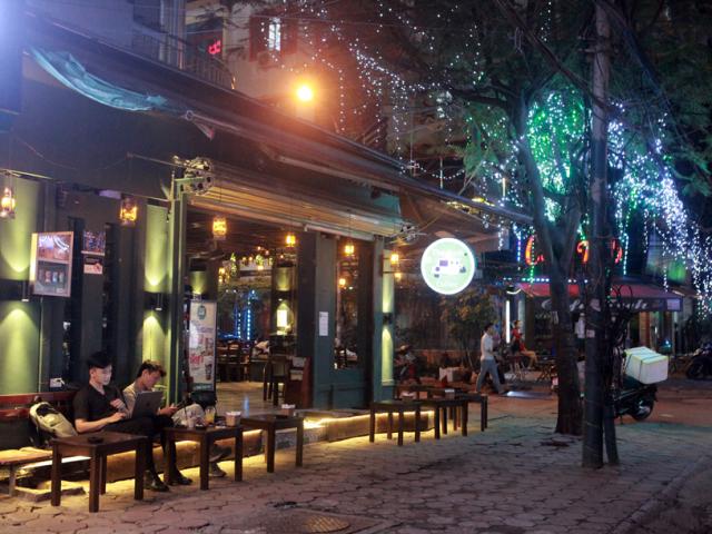 Hình ảnh quán cà phê ở Hà Nội sau yêu cầu đóng cửa của Chủ tịch thành phố