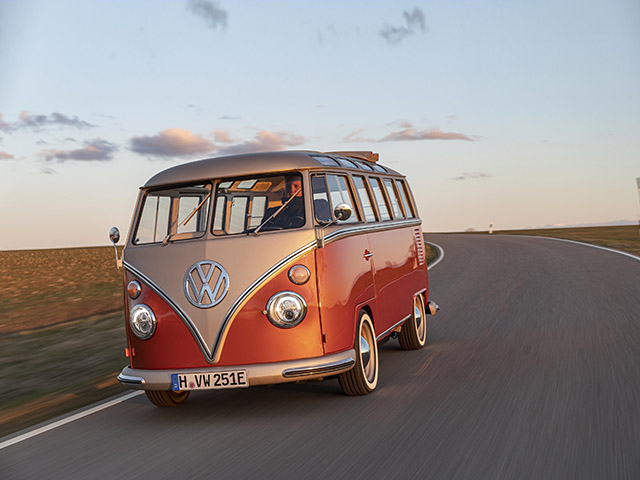 Volkswagen hồi sinh mẫu xe biểu tượng T1 với biến thể động cơ điện
