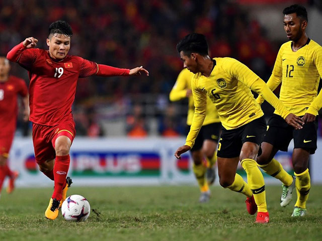 Thầy trò HLV Park Hang Seo “hóng” tin hoãn trận đội tuyển VN gặp Malaysia