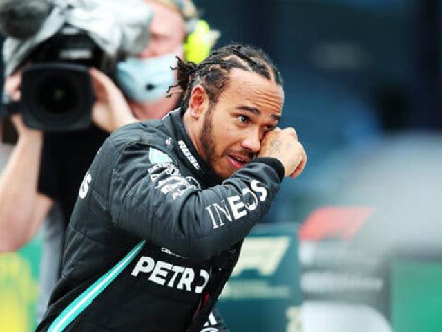 ”Nhà vua” F1 Hamilton thất nghiệp dù được mời hợp đồng 1.200 tỷ đồng