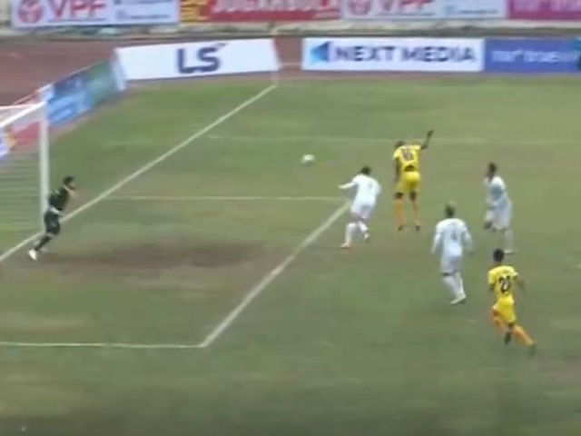 Video SLNA - Bình Định: Bước ngoặt thẻ đỏ, Văn Đức tỏa sáng