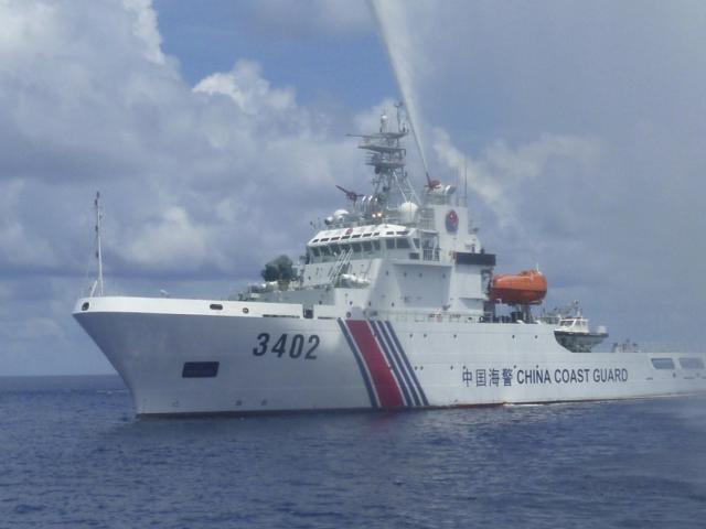 TQ cho phép hải cảnh nổ súng vào tàu nước ngoài