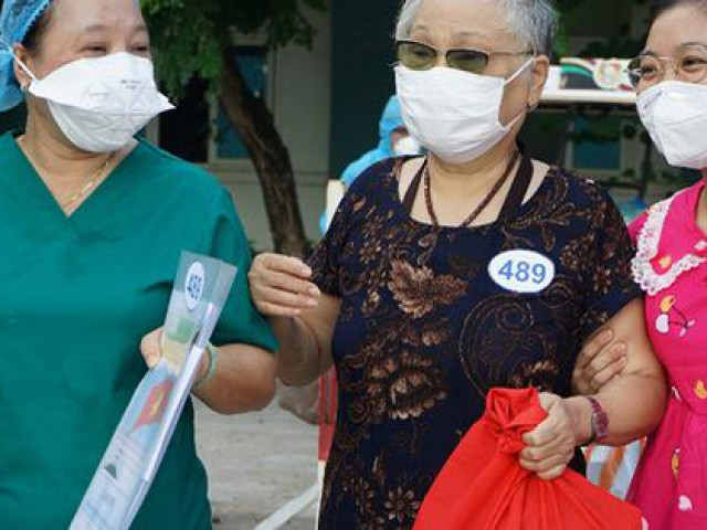 Thầy thuốc tại Đà Nẵng sẵn sàng ”Bắc tiến” chống dịch COVID-19