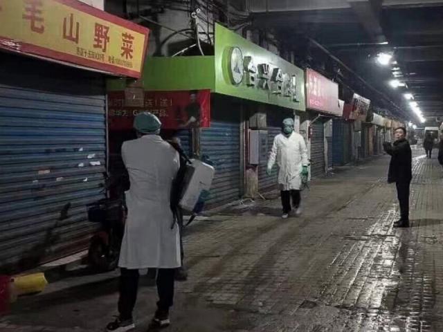 Nhóm điều tra nguồn gốc Covid-19 của WHO đến chợ hải sản Vũ Hán, thấy cảnh ”kỳ lạ”