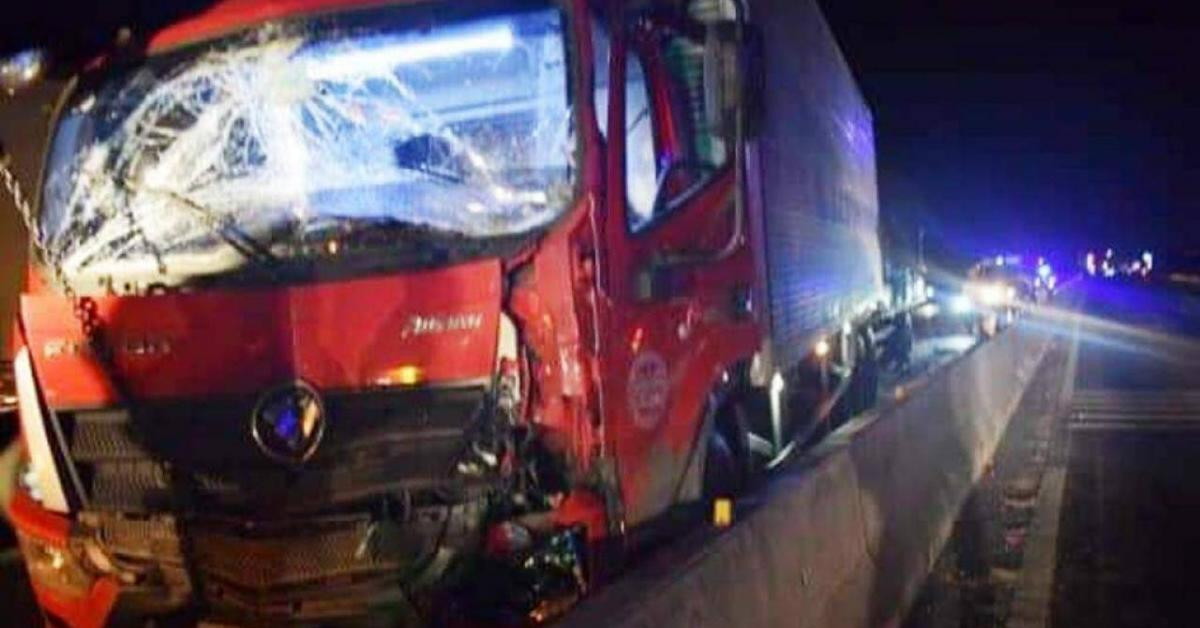 Tai nạn liên hoàn trên QL1A qua Ninh Thuận, tài xế và phụ xe tử vong