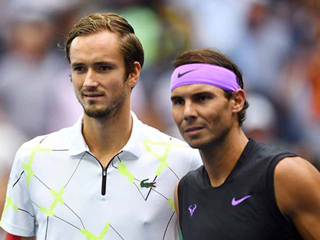 Australian Open ngày 2: Nadal thận trọng, Medvedev mơ nối dài mạch thắng
