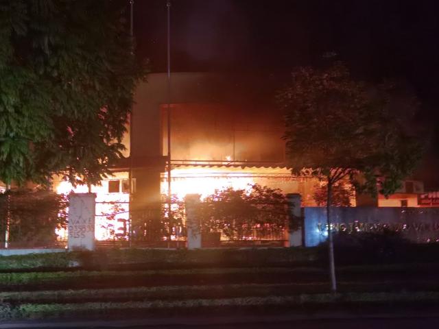 Cháy lớn tại trung tâm đào tạo vận động viên cấp cao Hà Nội đêm 30 Tết