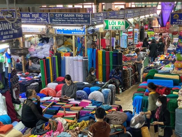 Khung cảnh ”chưa từng có” tại chợ đầu mối lớn nhất Hà Nội