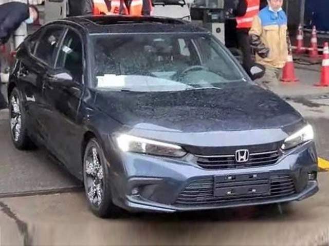 Honda Civic 2022 tiếp tục lộ ảnh thực tế, dự kiến ra mắt vào tháng sau