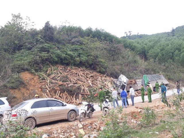 Hiện trường kinh hoàng vụ tai nạn thảm khốc khiến 7 người tử vong ở Thanh Hóa