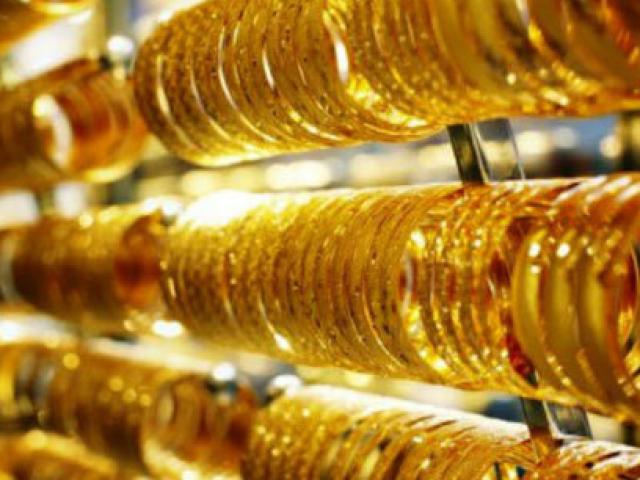 Giá vàng hôm nay 28/3: Nhà đầu tư liên tục ”xả hàng”, tuần tới vàng tăng hay giảm?