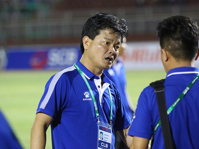 Phá dớp gần 3 năm không thắng sân khách, HLV Nam Định chê đối thủ
