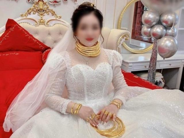 Cô dâu đeo vàng nặng trĩu cổ, lại được mẹ tặng món quà ”siêu to khổng lồ”