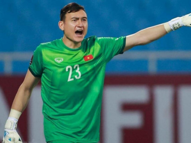 Vừa nhận tin vui, thủ môn số 1 Việt Nam bị báo Thái Lan châm chọc