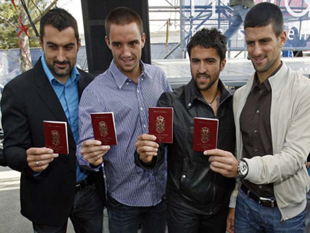NÓNG!!! Djokovic có hộ chiếu ngoại giao, liệu Australia có trục xuất?