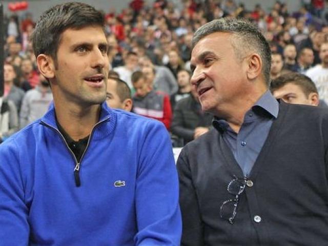 Djokovic rời Australia: Bố Nole ví con bị bắn 50 phát, Medvedev dễ soán ngôi số 1