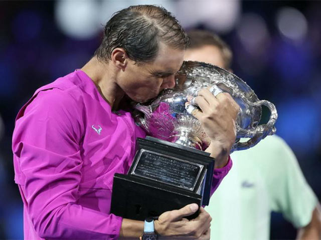 Nadal ngược dòng trước Medvedev là hay nhất lịch sử, hé lộ kế hoạch sau Australian Open