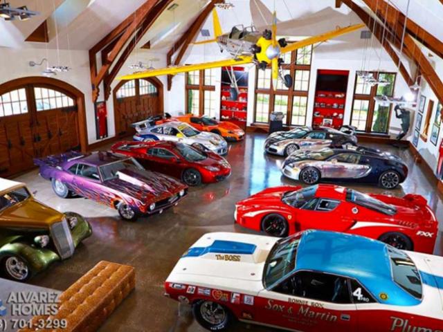 Đại gia xây biệt thự ”khủng” 400 tỷ, gara chứa 20 siêu xe, có cả đường đua