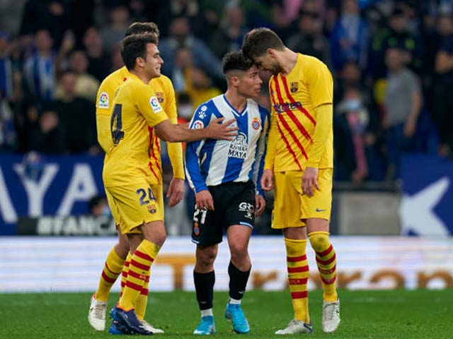 Trận Espanyol - Barca nóng như lửa: Cầu thủ ”đấu võ”, 3 thẻ đỏ trừng phạt
