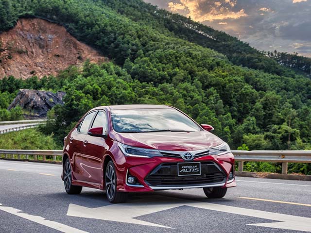 Giá xe Toyota Corolla Altis tháng 2/2022, hỗ trợ 40 triệu đồng LPTB