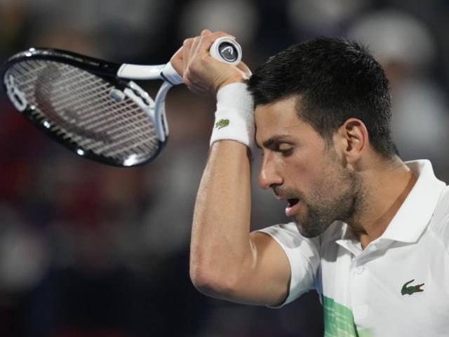 Djokovic thua đau mất số 1 thế giới, chưa hết cay cú Australian Open