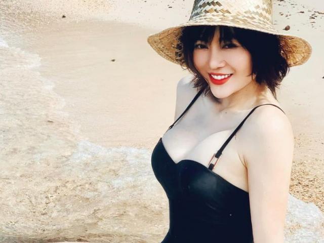 Thanh Hương từng thi hoa hậu năm 17 tuổi, sinh 2 con vẫn có thân hình sexy