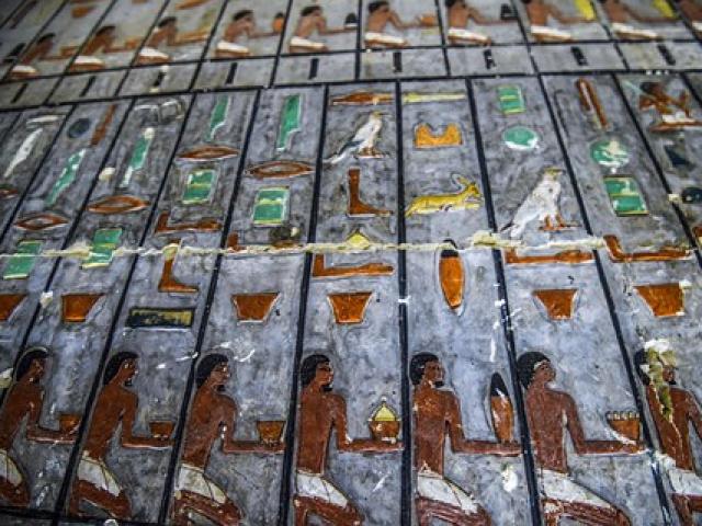 Bên trong ngôi mộ cổ nghìn năm tuổi ở Ai Cập màu vẫn nguyên... như mới