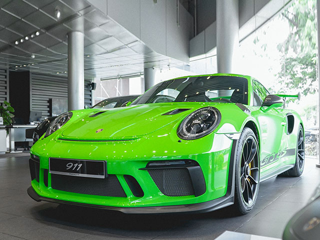 Có mặt tại Việt Nam, Porsche 911 GT3 RS 2018 bản facelift màu Lizard Green hết sức cool ngầu