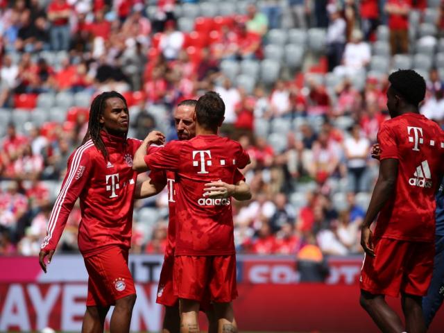 Bayern Munchen - Frankfurt: Siêu hủy diệt vô địch nghẹn ngào