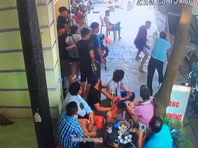 Chủ nhà nghỉ ở Sầm Sơn bị nhóm thanh niên đâm chém trọng thương