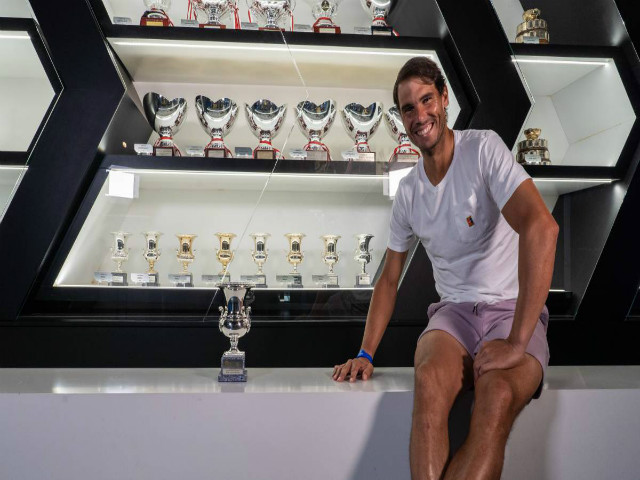 Nadal ”đè bẹp” Djokovic: Ai là ứng viên số 1 cho ngôi Vua Roland Garros?