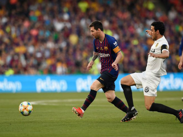 Barcelona - Valencia: Messi nổ súng & bi kịch của ”Nhà vua”