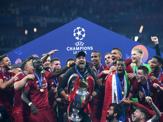 Liverpool vô địch Cúp C1: Klopp trổ tài ca hát, Pochettino úp mở tương lai