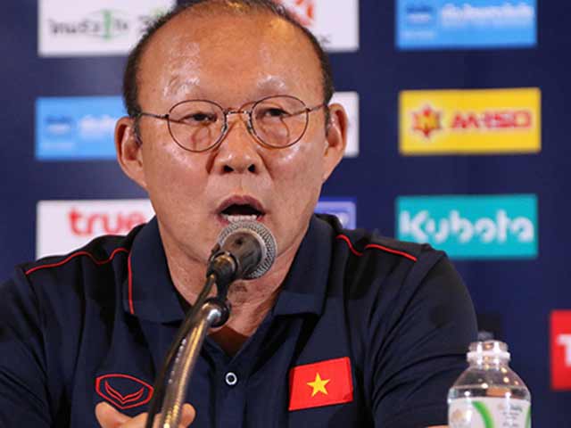 Họp báo Việt Nam đấu Thái Lan: Thầy Park nói Tuấn Anh 80% khả năng ra sân