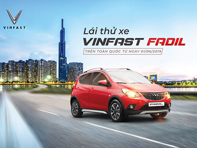 Khách hàng lái thử xe VinFast Fadil: “Động cơ tốt, không gian thoải mái”