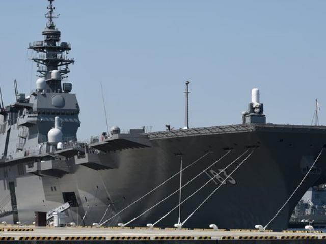 Chiến hạm “khủng nhất” của Nhật Bản phô cơ bắp cùng tàu sân bay Mỹ ở Biển Đông