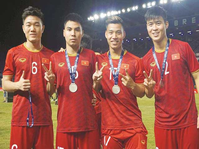 Việt Nam nhảy vọt bảng xếp hạng FIFA tháng 6: Thua ông lớn nào, san lấp được không?
