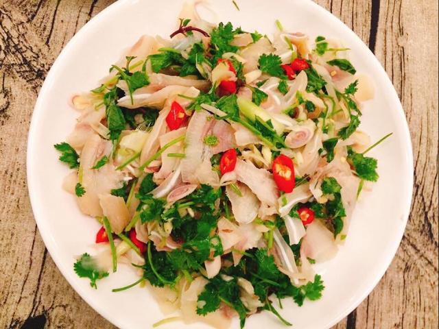 Ở nhà phòng dịch Covid-19, mẹ đảm trổ tài đãi cả nhà 3 món gỏi ngon mát lành, cực tốn cơm
